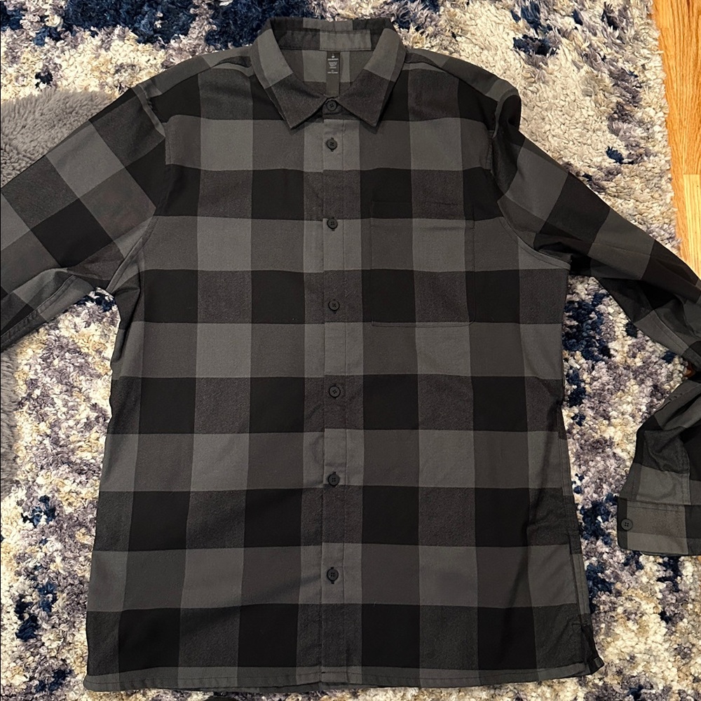 Lululemon Athletica Black and Gray Checkered Shirt